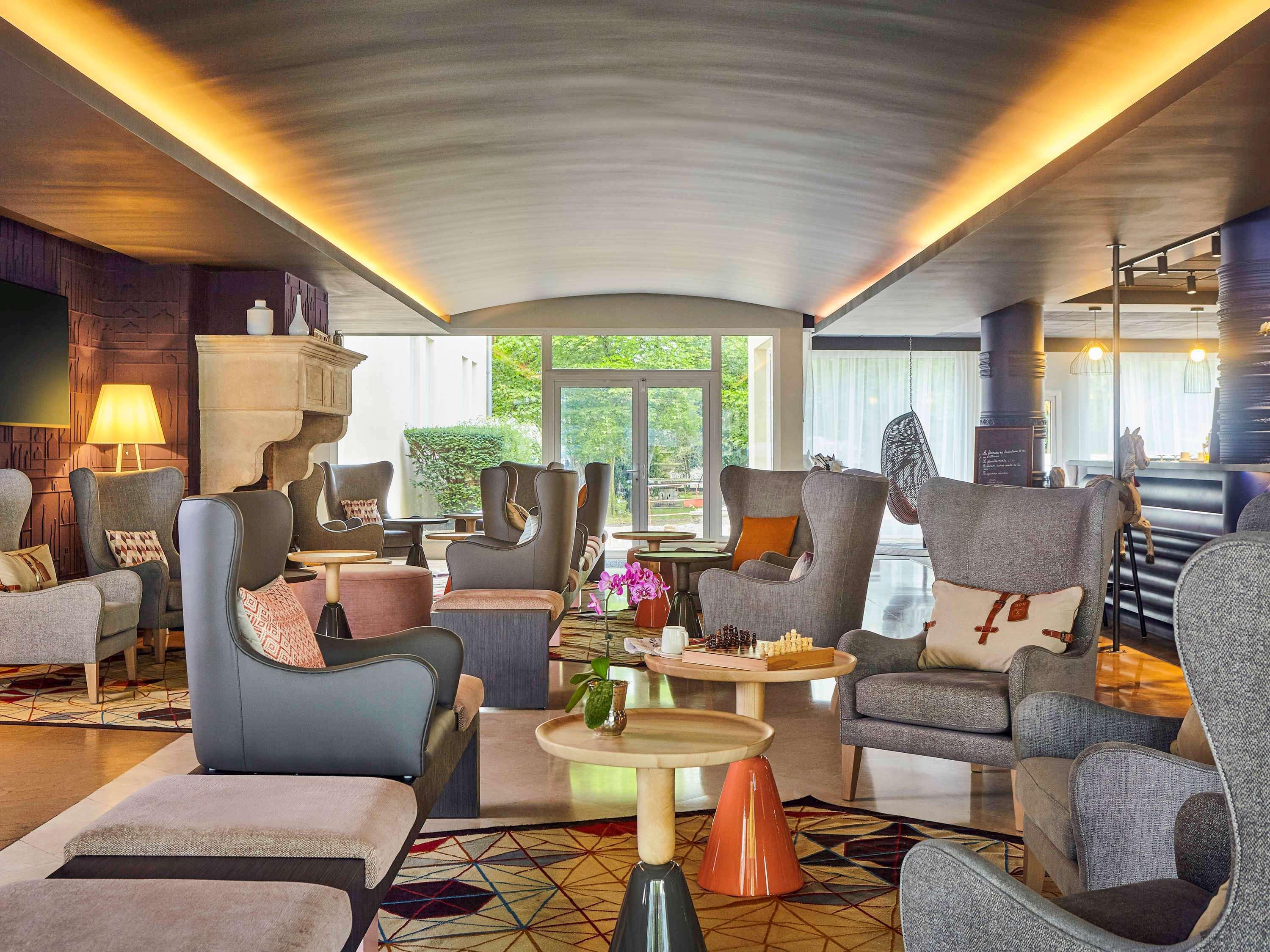 Hotel Mercure Chateau De フォンテーヌブロー エクステリア 写真
